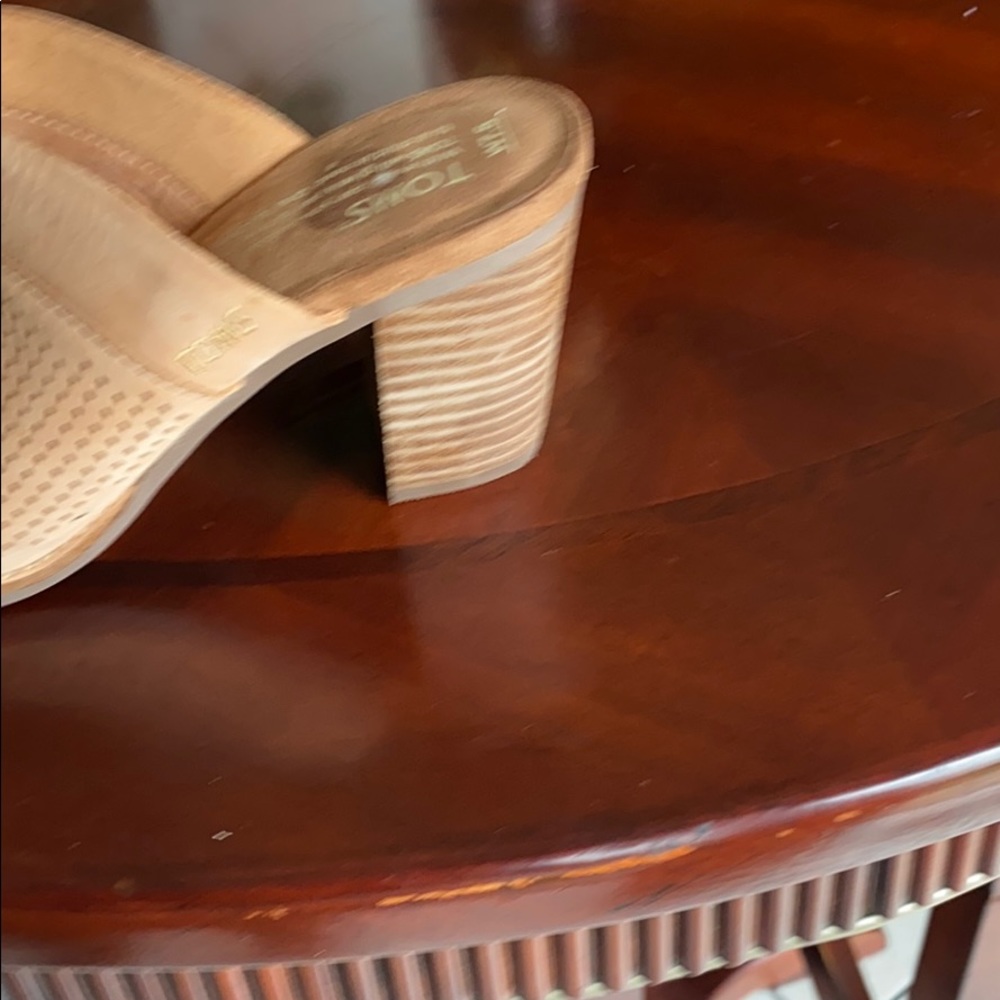 Toms - Picture 4 of 7